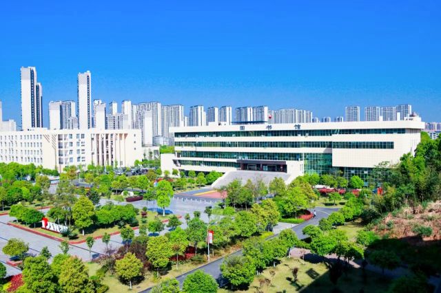 江西工业工程职院订单班就业全解析：光伏全省前列，毕业即上岗