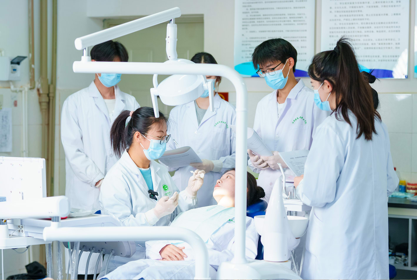 云南医药健康职业学院-口腔医学(临床医学类).jpg