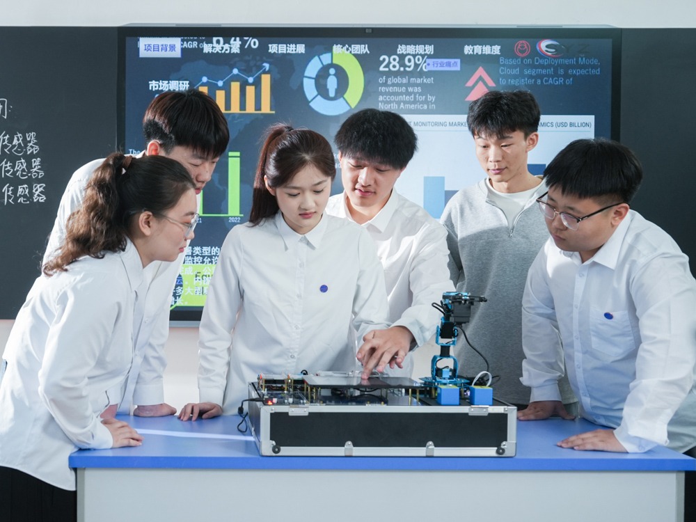 数据科学与信息工程学院实践课.jpg