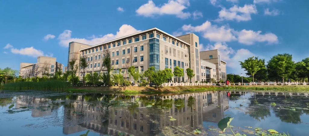 2026滁州城市职业学院怎么样：护考长年95%+，师范专业90%+