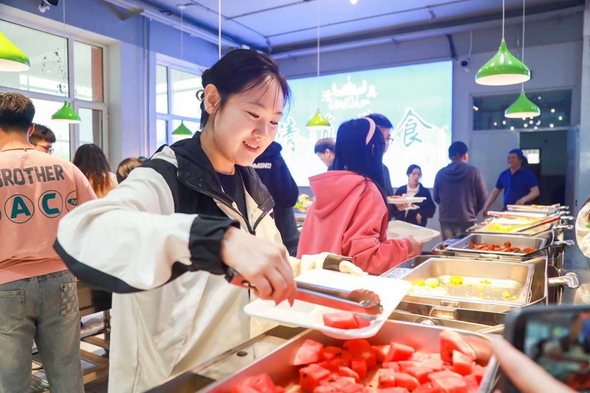 哈尔滨华德学院-食堂.jpg