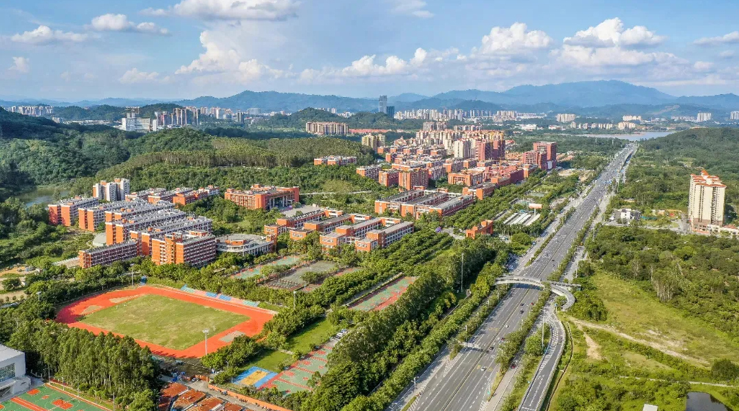 广东口碑好的民办专科“黑马”逆袭！新增13个热门专业，AI微专业全员覆盖。5年稳超98%，零门槛转专业+第一志愿录取+不调剂