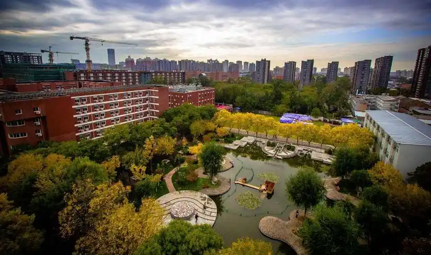 首都经济贸易大学vs北京工商大学：办学特点与优势对比分析