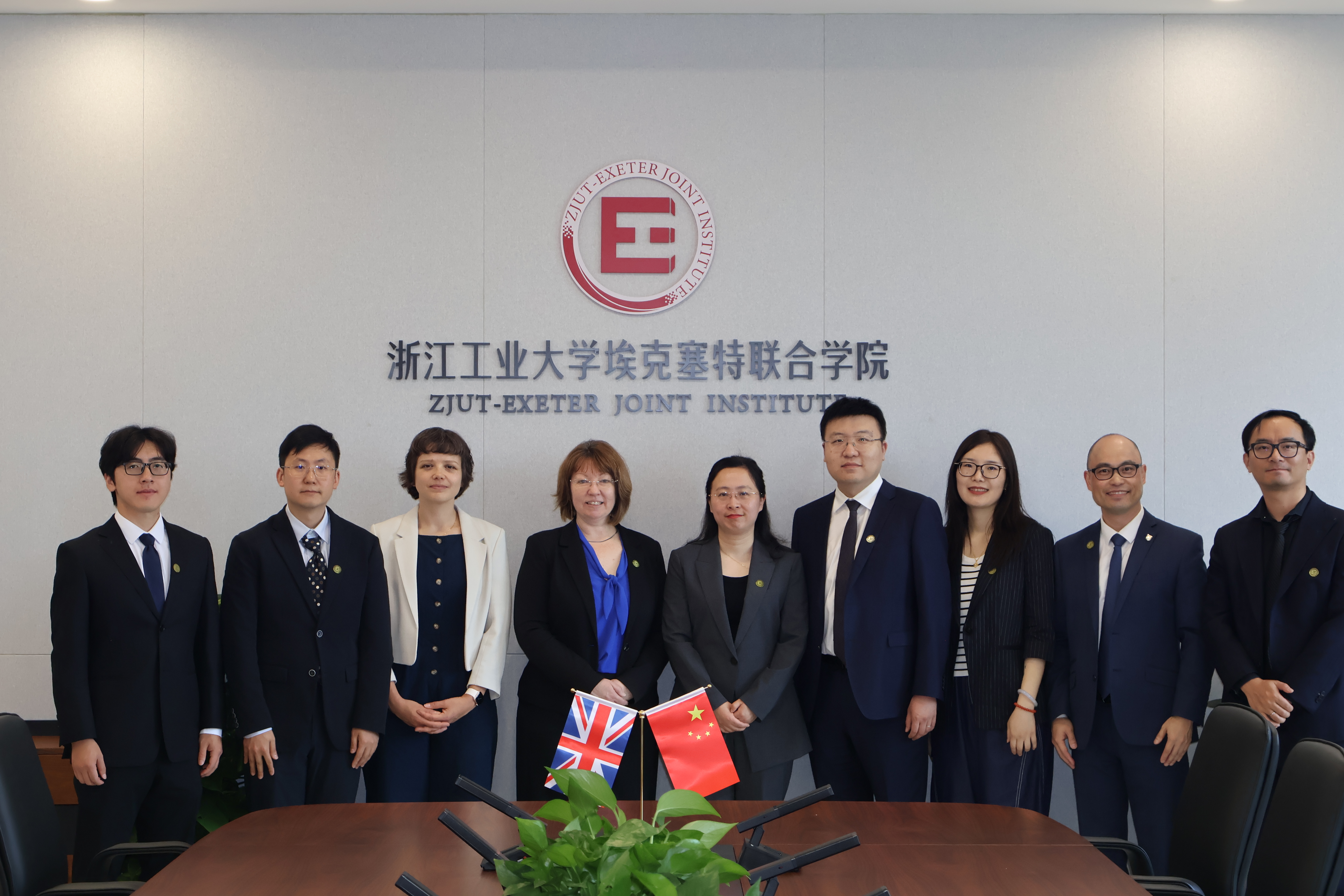 场景问题：浙江工业大学埃克塞特联合学院学位证能不能在教育部留学服务中心做认证？