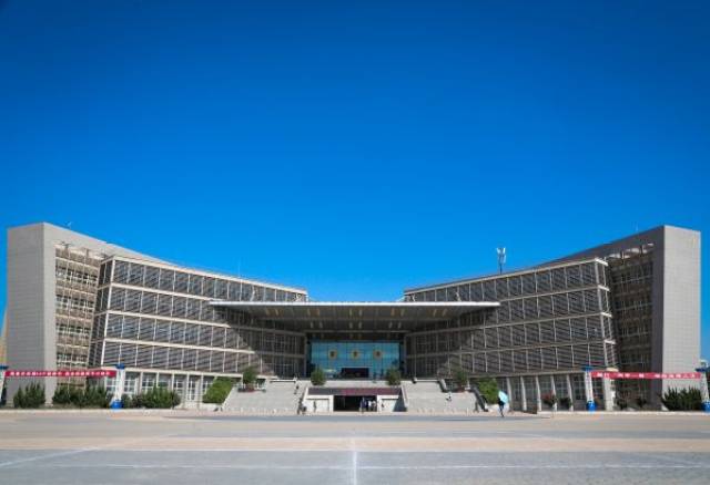 西安工业大学3.jpg