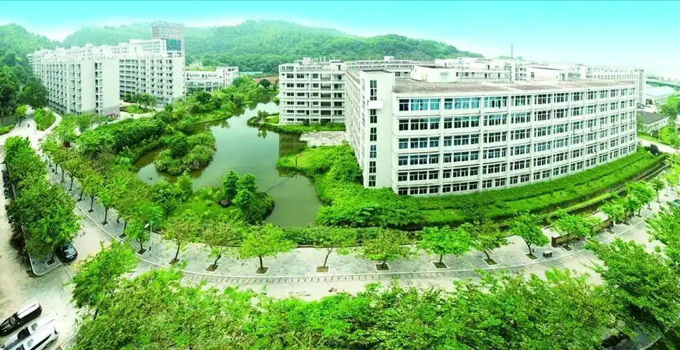 福建农林大学金山学院环境怎么样？宿舍条件好吗？交通方便吗？