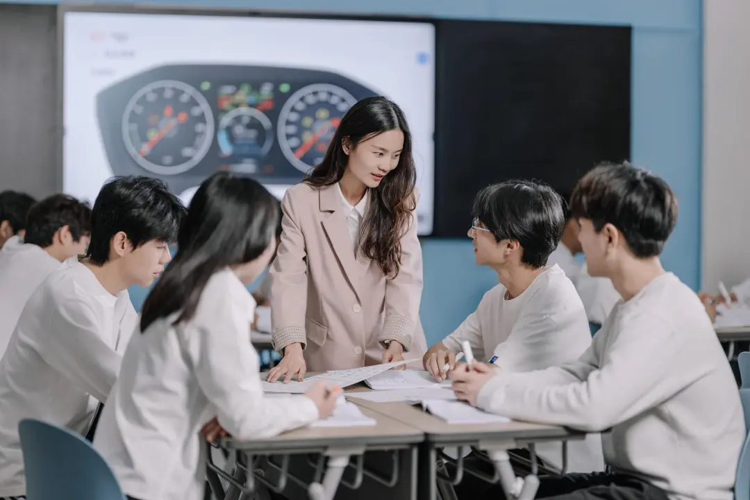 洛阳科技职业学院助学政策详解：本科线入学可减免的学费与补贴