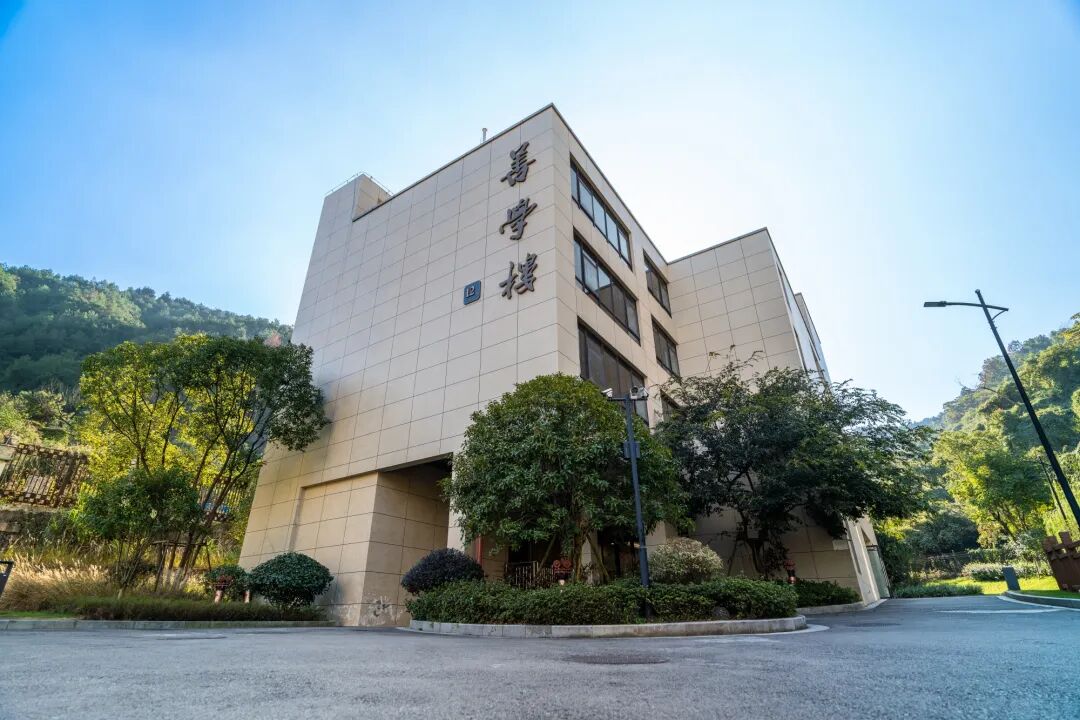 浙江东方职业技术学院2026年外省招生计划与25年最低分数