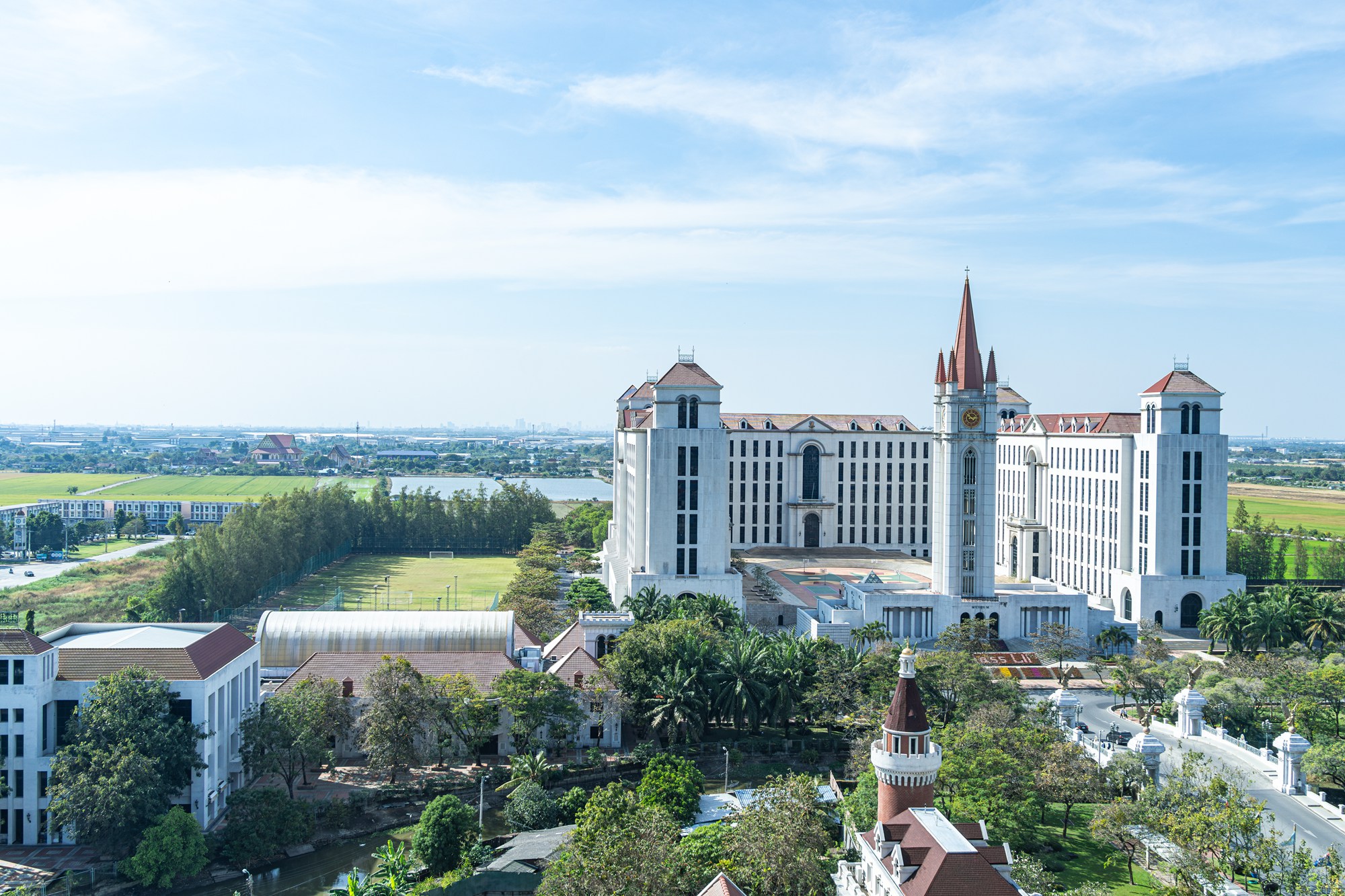 【2026正规留学】泰国易三仓大学博士第一年费用约13万？GPA3.25申请条件解析