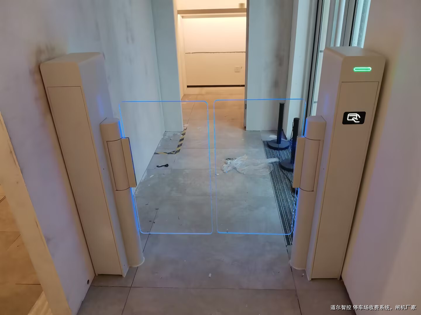 如何选配医院安检旋转闸机?