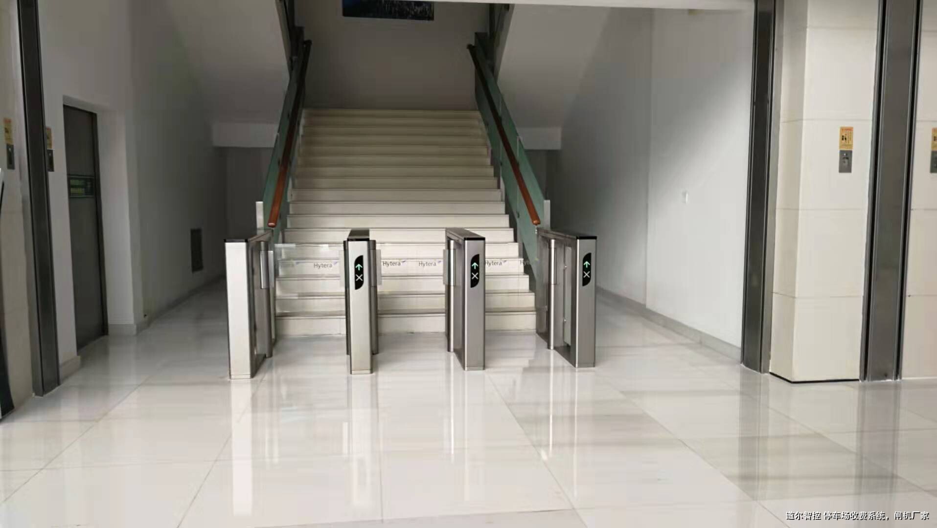 智能化摆闸定制方案助力写字楼门禁管理，全高转闸机的智能化应用路径解析
