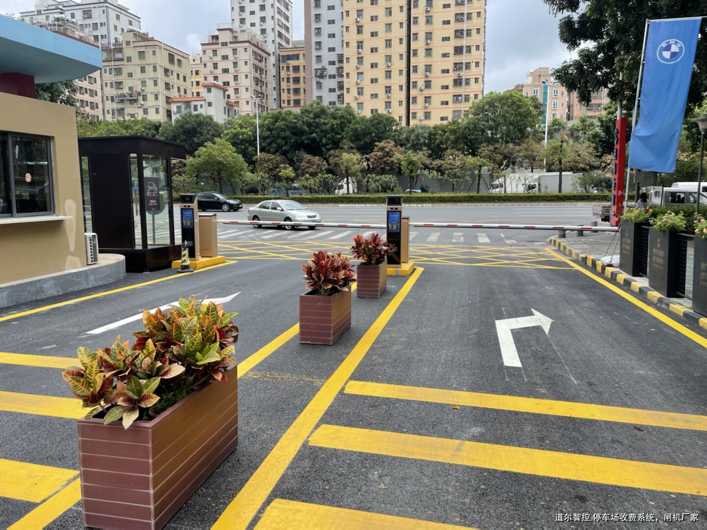 车牌识别收费系统是什么？主要由哪些关键组件构成？