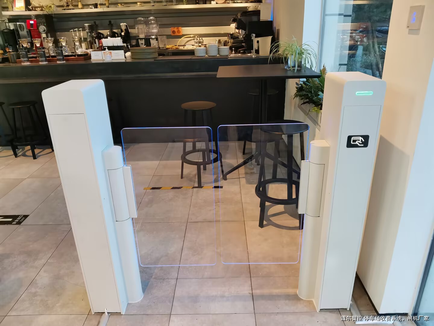 如何选择合适的高速闸机品牌以提升地铁站自动检票效率？